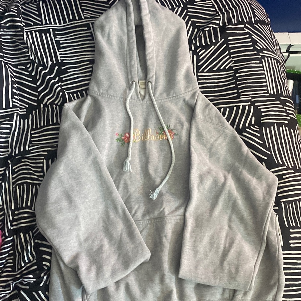 Billabong sweater